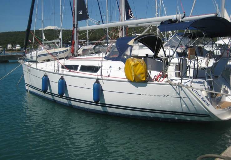 Sun Odyssey 32 i Betina | LITTLE HANNI