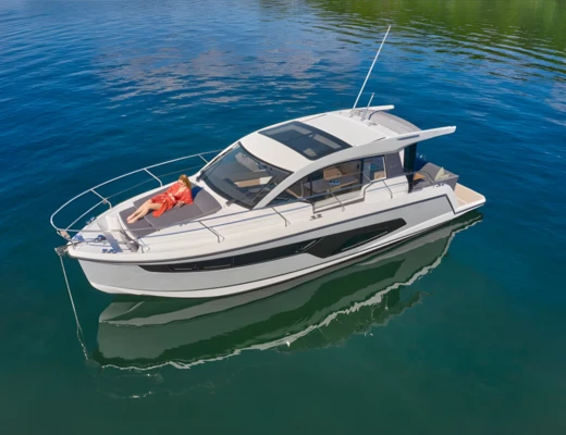 Sealine C335
