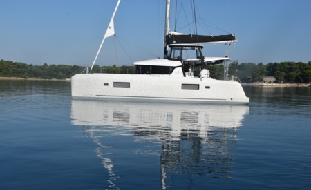 Lagoon 42