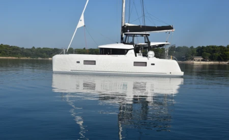 Lagoon 42