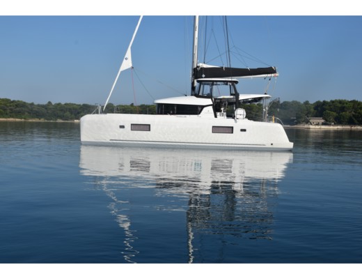 Lagoon 42