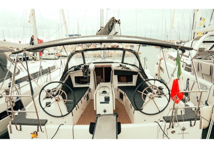 Sun Odyssey 410 Hafen von Salerno | Colibrì