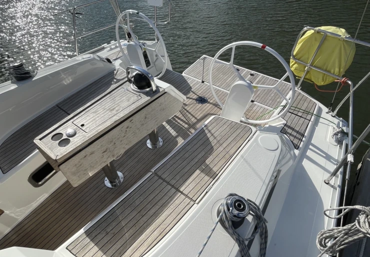 Bavaria Cruiser 34 Saltsjö Pir Marina - Saltsjöbaden | Eighteen