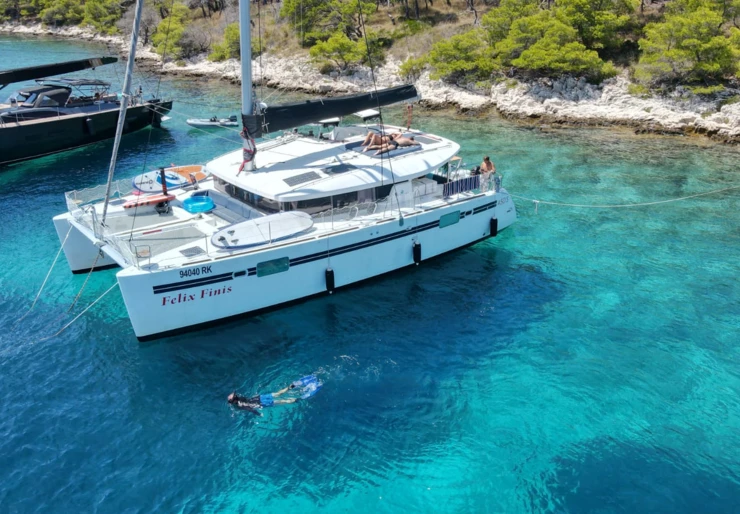 Lagoon 450 S Azam sport marina | Felix Finis
