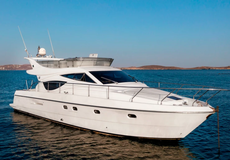 Ferretti 480 Paros harbour | Arabella