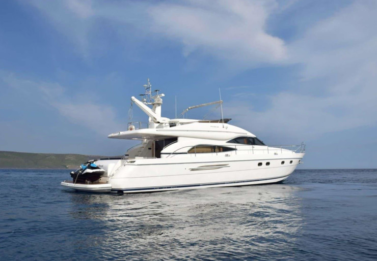 Princess V65 Lavrio - porto principale | Fast Break