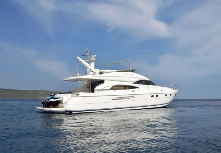 Princess V65 Lavrion - main port | Fast Break