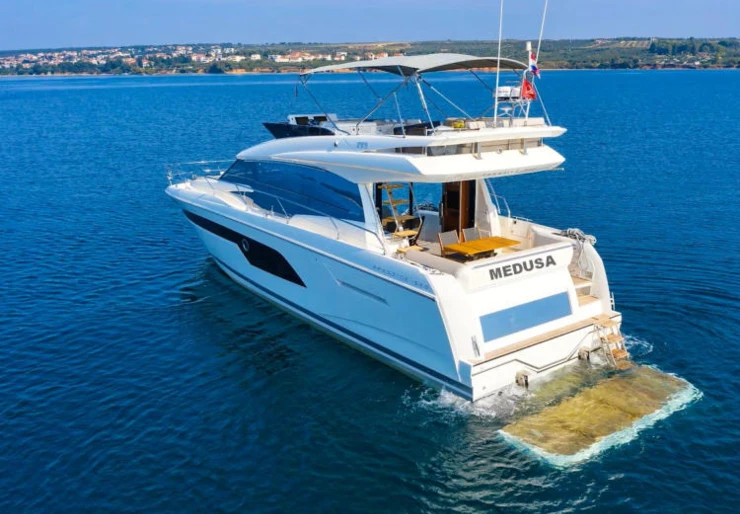 Prestige 520 Fly ACI Marina | Medusa