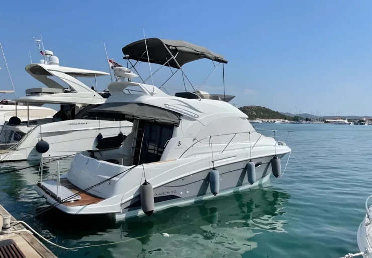 Antares 32 ACI Marina | Antares 32 Fly