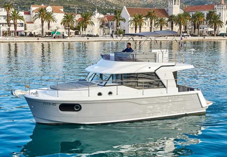 Swift Trawler 30 ACI Marina | Odysseus