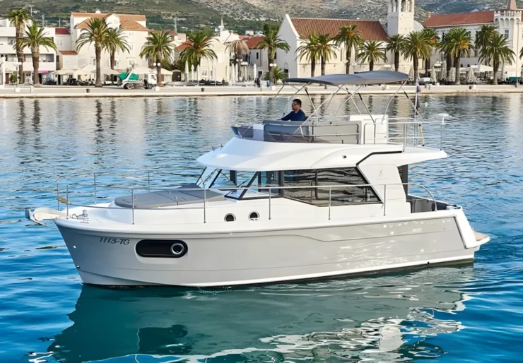 Swift Trawler 30 ACI Marina | Odysseus