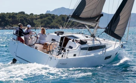 Sun Odyssey 350