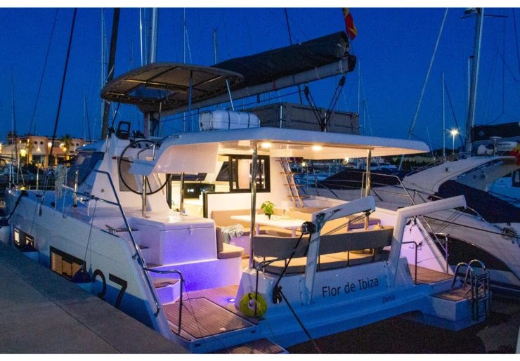 Aventura 37 Denia - Marina El Portet | Flor de Ibiza