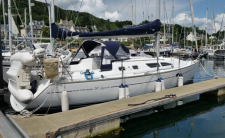 Sun Odyssey 37