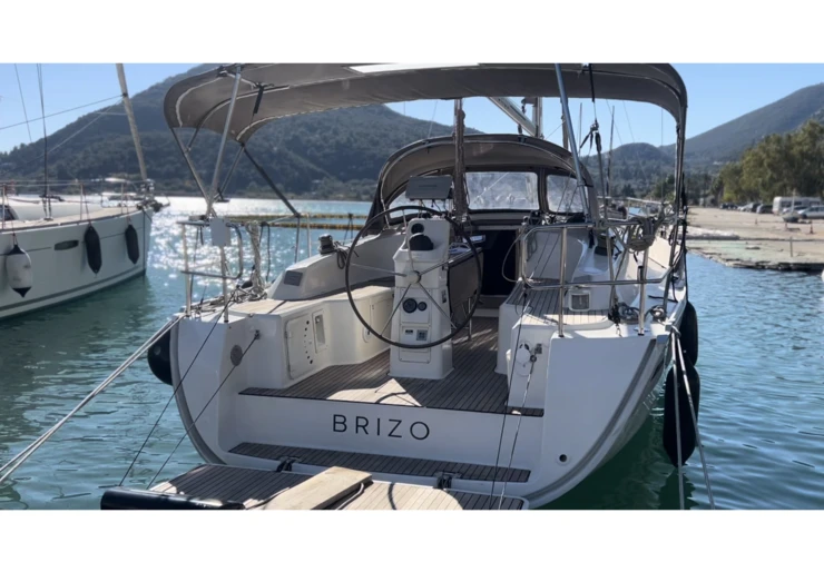 Bavaria Cruiser 33 Vliho Yacht Club | BRIZO