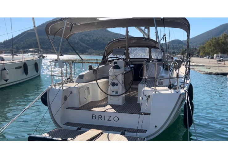 Bavaria Cruiser 33 Vliho Yacht Club | BRIZO