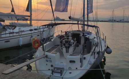 Oceanis 37