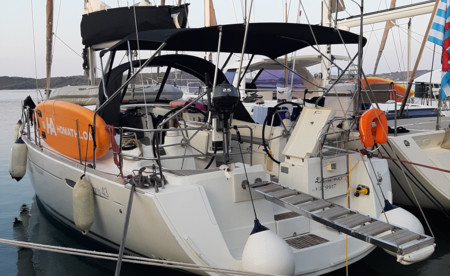 Oceanis 43