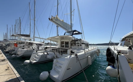 Lagoon 39