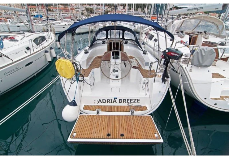 Bavaria Cruiser 33 ACI Marina | Adria Breeze