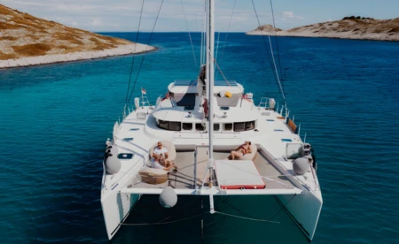 Lagoon 570