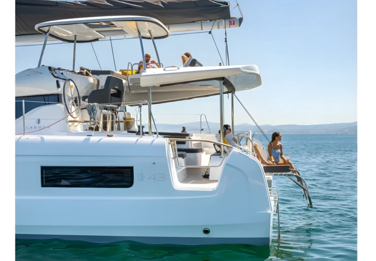 Lagoon 43 Marina Rubicon | KY DONG