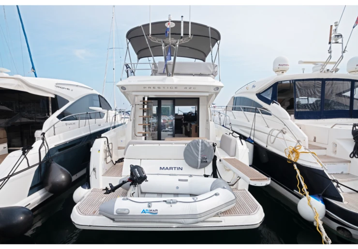 Prestige 420 Fly ACI Marina | MARTIN