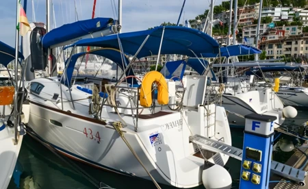 Oceanis 43