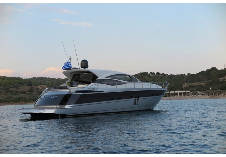 Pershing 64 Alimos Kalamaki | AQUAZOE