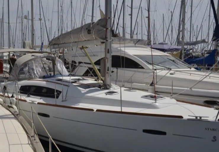 Oceanis 43 Miraggio Marina | Starcat