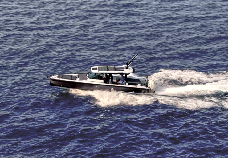 Axopar 37  Sun Top Hafen von Paros | Enigma