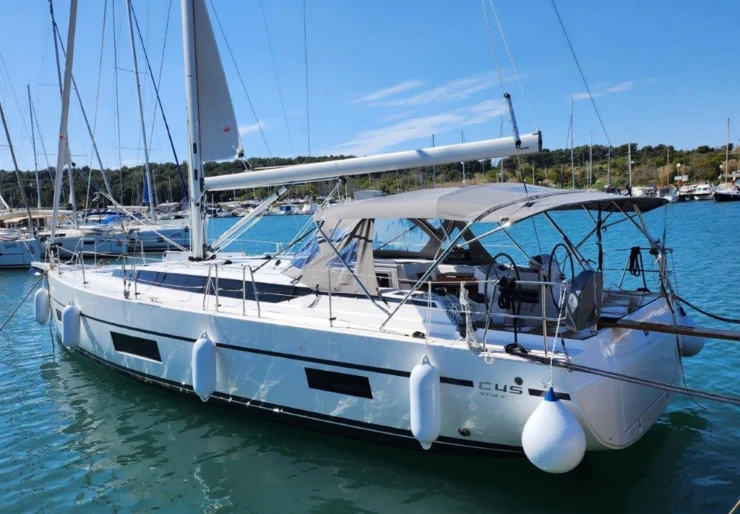 Bavaria C45 Style Primosten - Marina Kremik | Wahlheimat