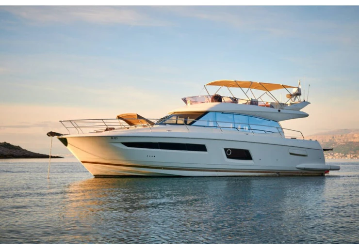 Prestige 550 Fly Primosten - Marina Kremik | Very Bery