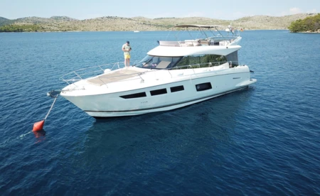 Prestige 550 Fly