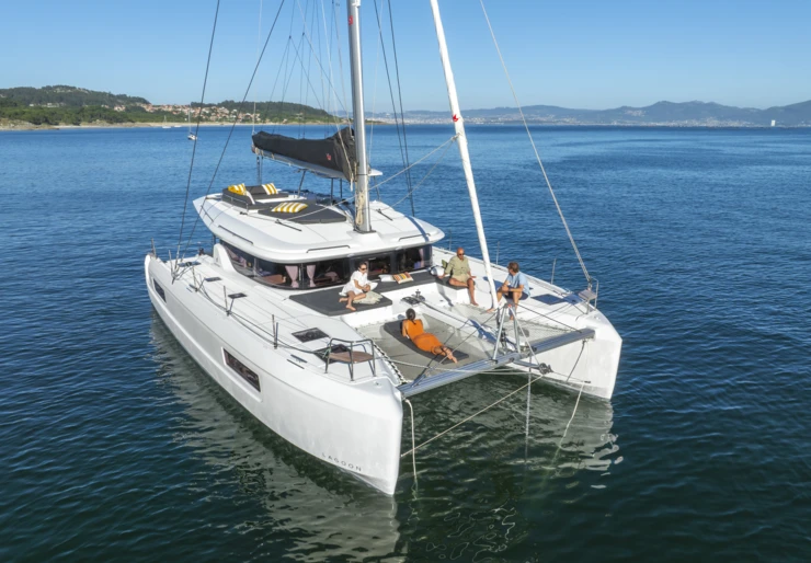 Lagoon 43 Trapani | Aurora Blue - Premium line
