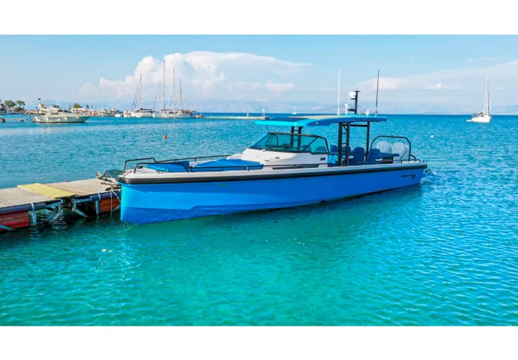 Axopar 37  Sun Top Marina Gouvia | OKTANA
