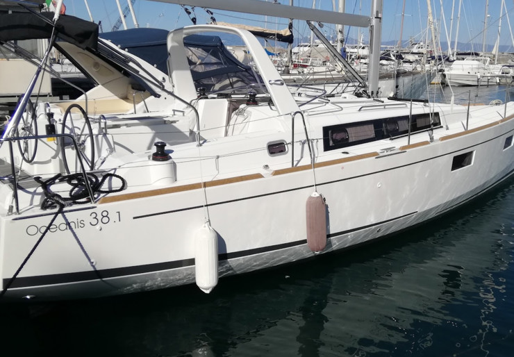 Oceanis 38.1 Vibo Valentia | Chica