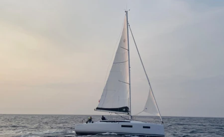 Sun Odyssey 350