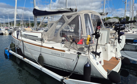 Oceanis 37