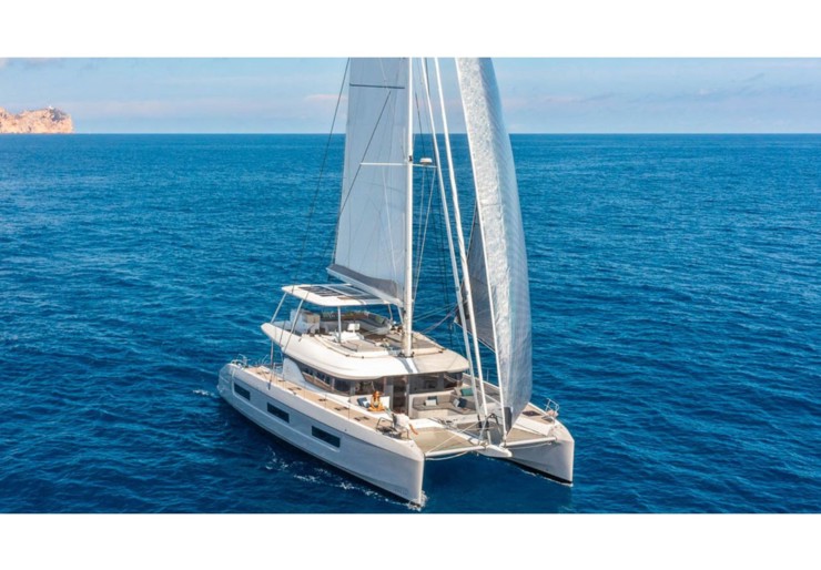 Lagoon 60 Olbia harbour | SAILUXE - Pac-one