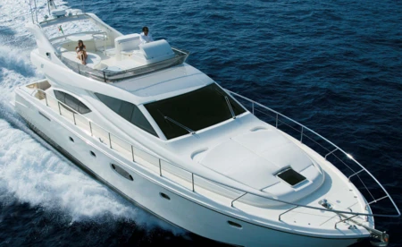 Ferretti 550