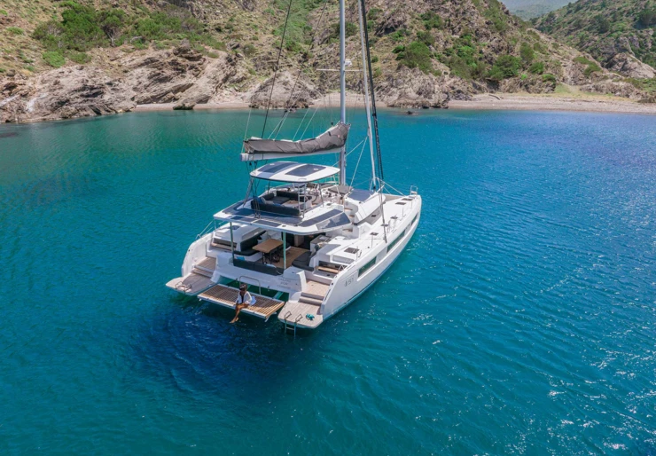 Lagoon 51 Puerto de Lefkas | DOLCIA