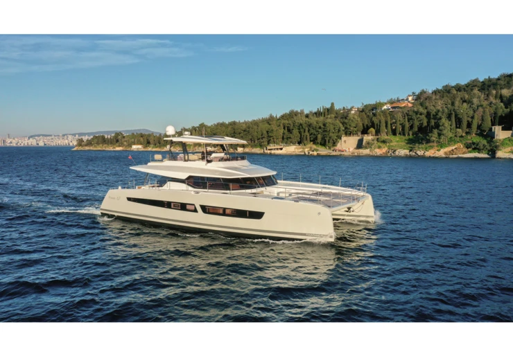 Power 67 Corfu harbour | ARIVA