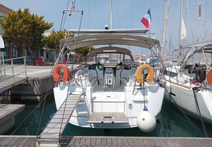 Sun Odyssey 409 Hafen von Lefkada | Eternity