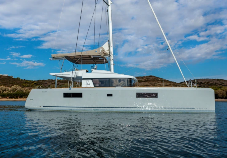 Lagoon 52 Olympic Marina | MADININA