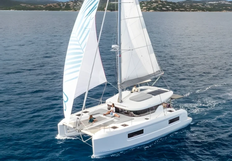 Lagoon 38 Aalsmeer | New Aris