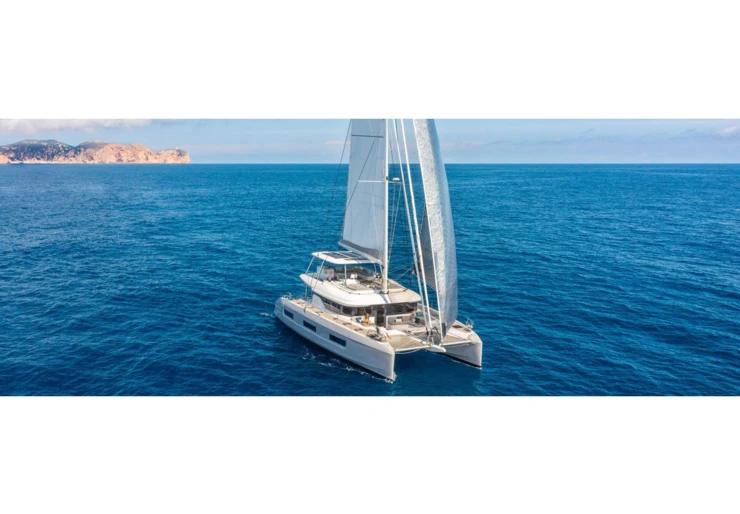 Lagoon 60 Cala dei Sardi | Vela Bianca - FIRST CLASS