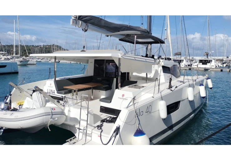Isla 40 Cagliari | Luna