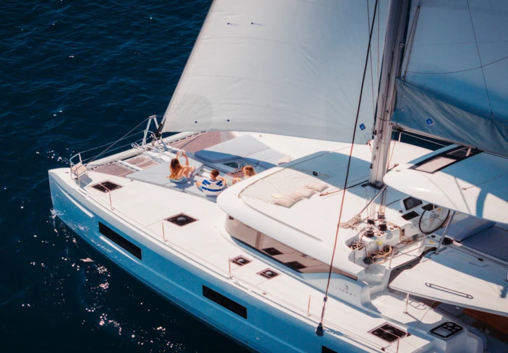 Lagoon 46 Alimos Kalamaki | LODIRE