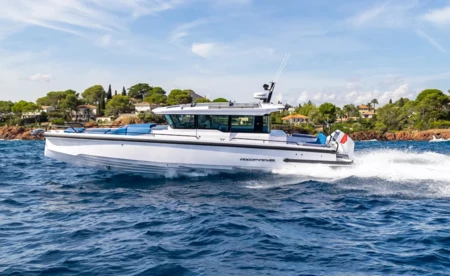 Axopar 37 XC Cross Cabin